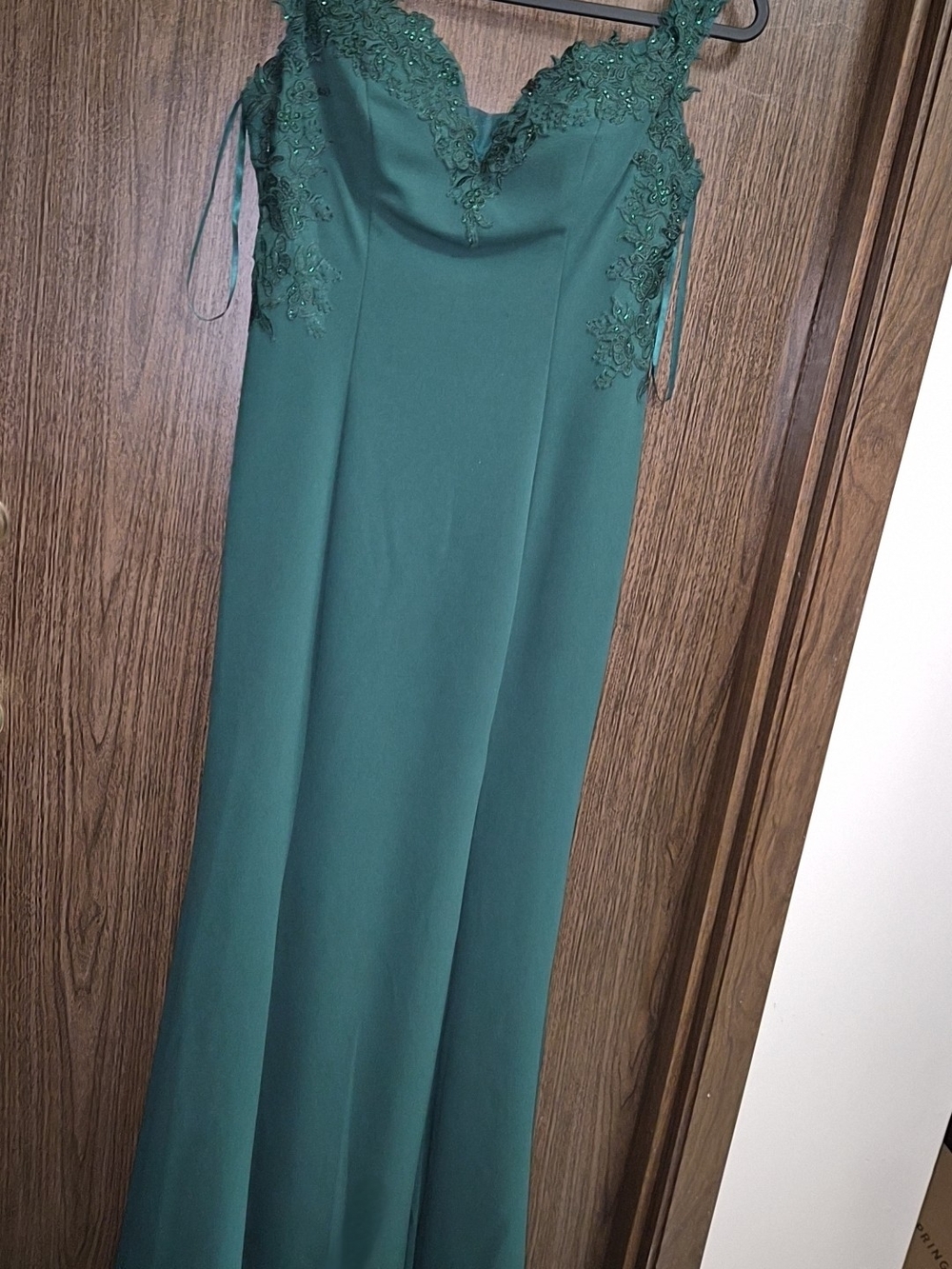 Elegant Green Lace-Trim Evening Dress